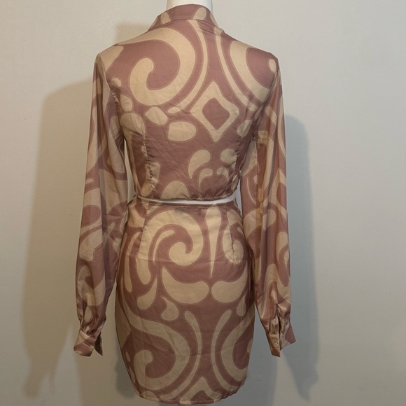 PrettyLittleThing Swirl Matching Set Crop Top + Wrap/Ruched Mini Skirt — Size 6 - Picture 3 of 10